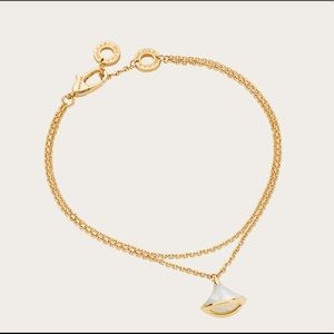 Bulgari DIVAS’ DREAM BRACELET | Gold and pearl